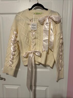 DAVI & DANI Cream Cable-Knit Sweater with Satin Ribbon Bows